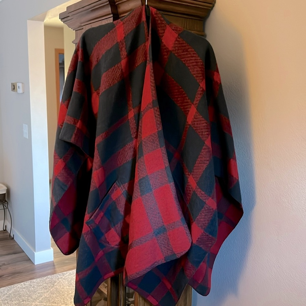 Warm Panache Shawl NWOT